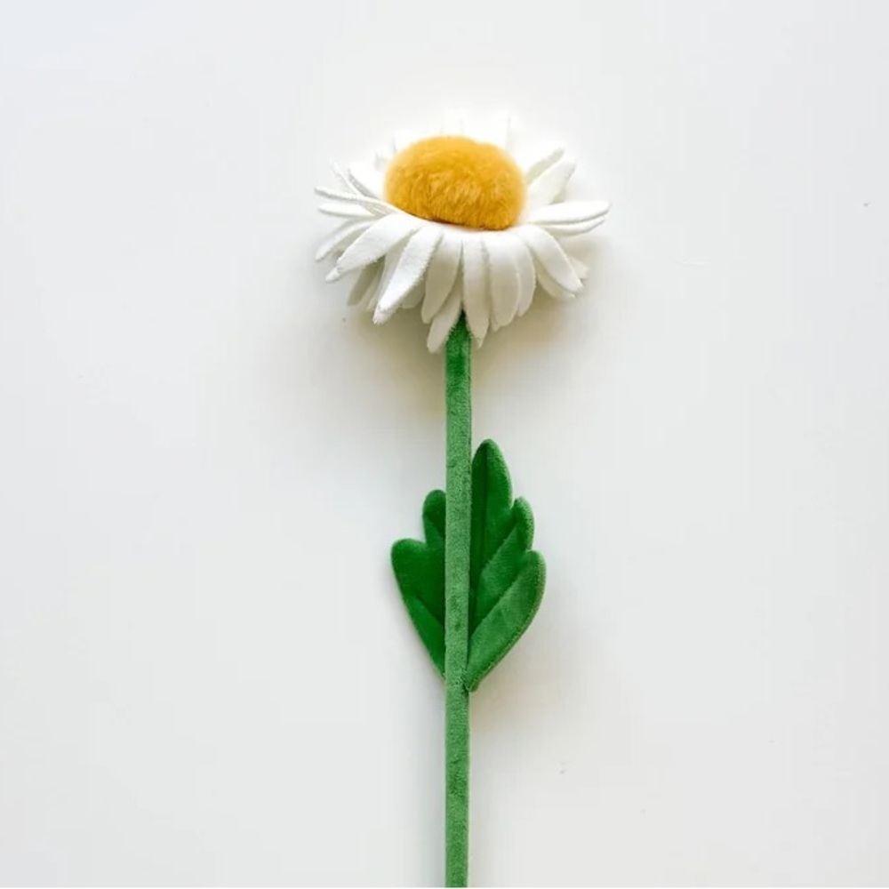 CH HENDRY White and Yellow Daisy Plush Flower